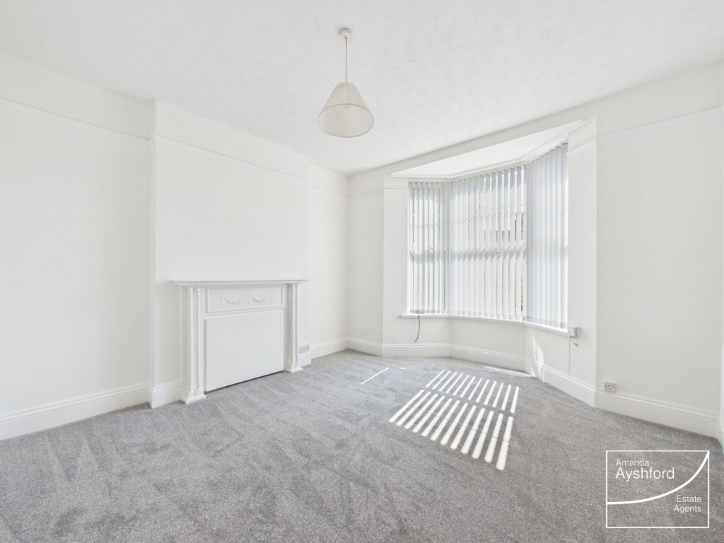 Property photo 2 of 27