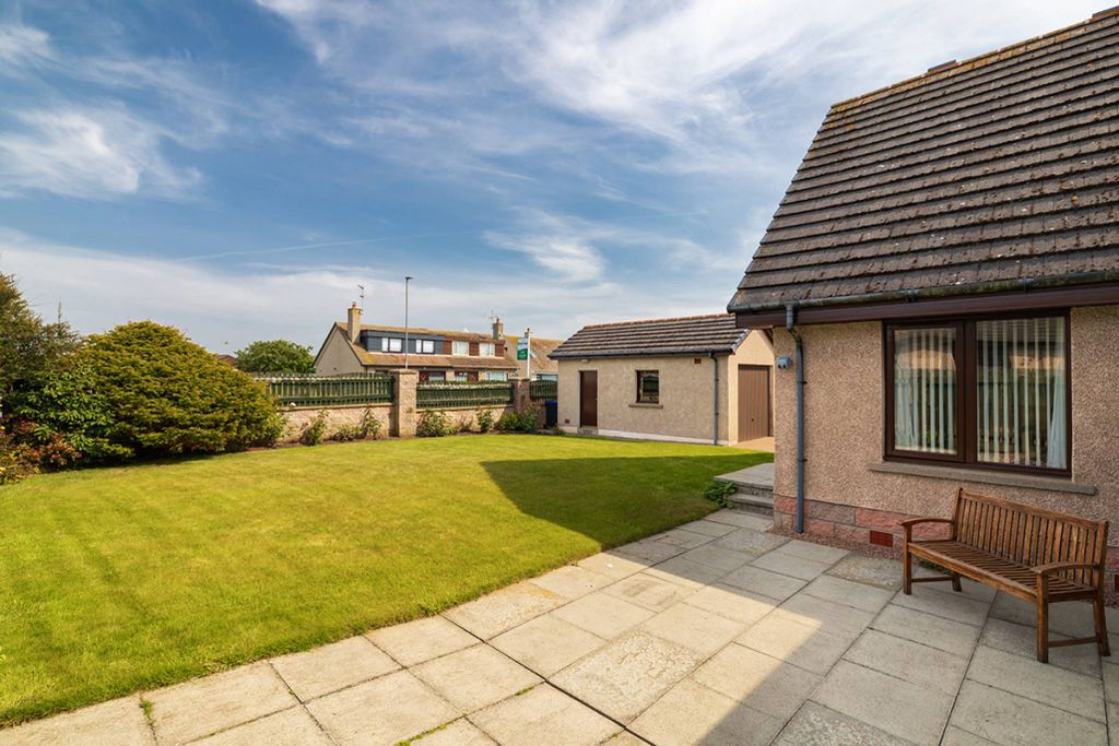 Property photo 3 of 30