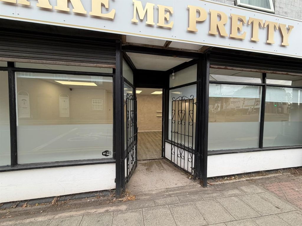 Property photo 3 of 16 49 High St