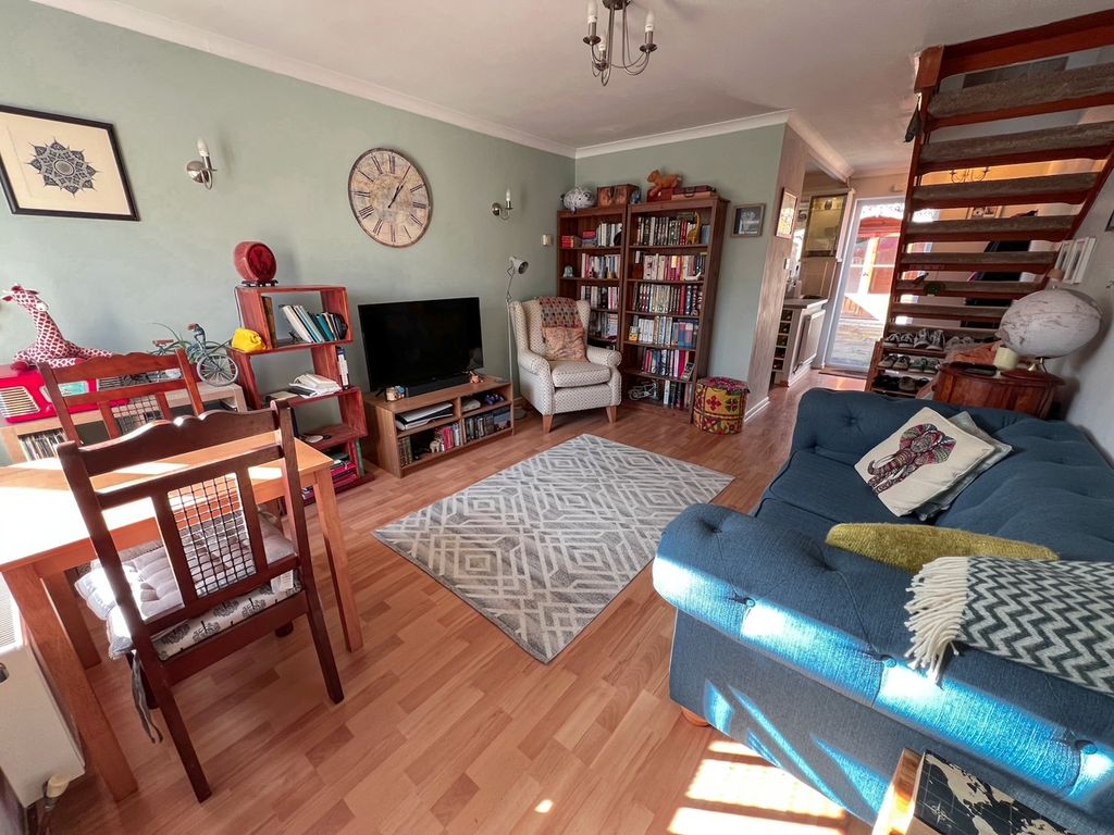 Property photo 3 of 12