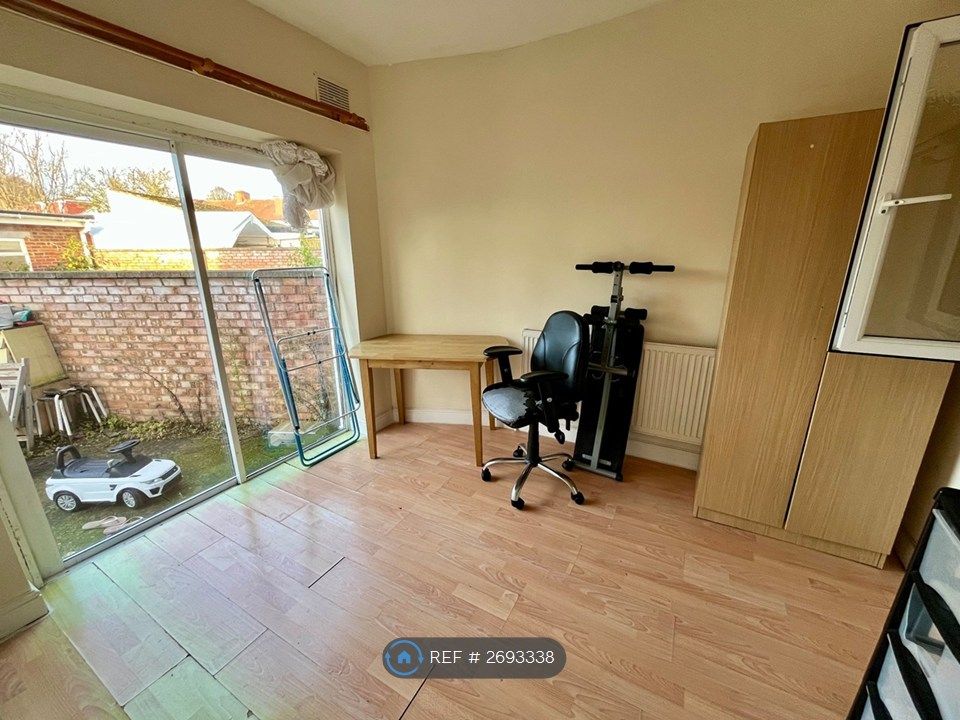 Property photo 3 of 6