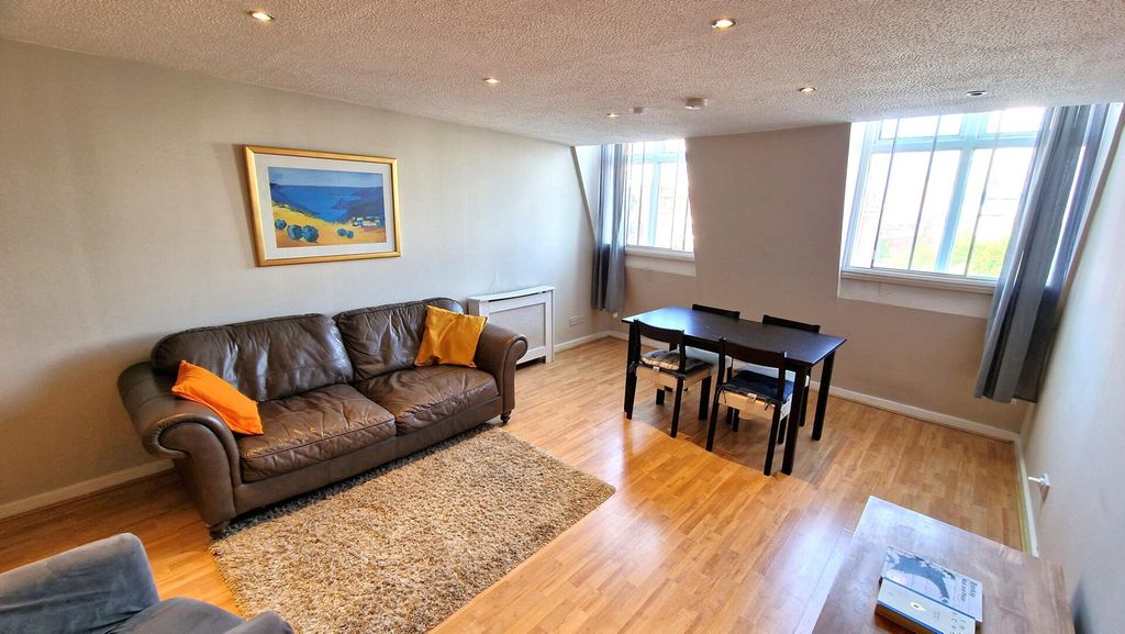 Property photo 3 of 28 Living Room