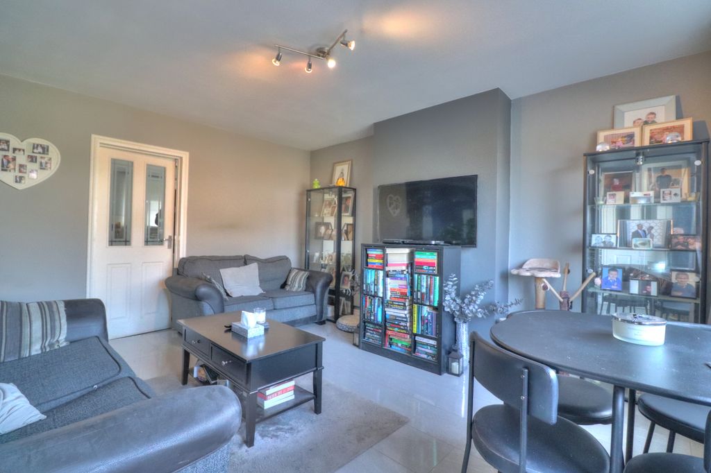 Property photo 3 of 11 Img_6208_09_10