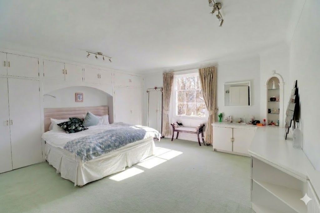 Property photo 3 of 22 Bedroom 1