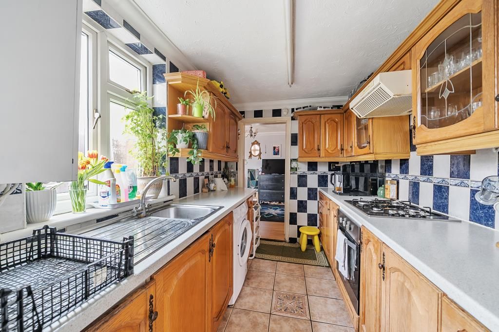 Property photo 3 of 15 Kitchen