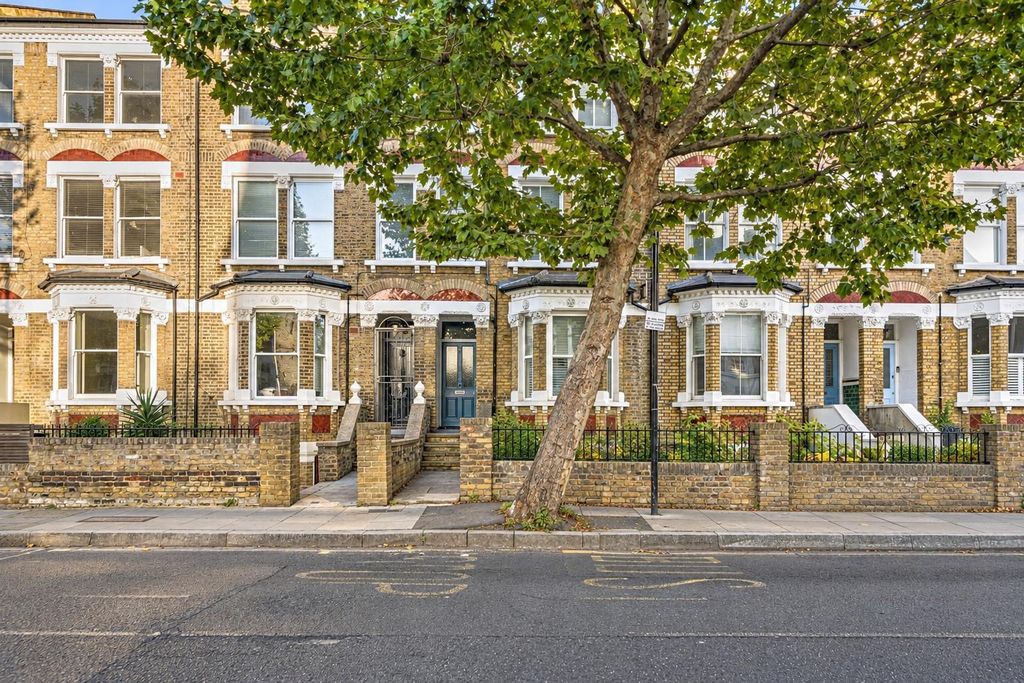 Property photo 1 of 17 Trafalgar Avenue