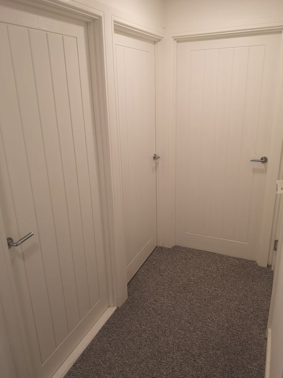 Property photo 2 of 6 Hall