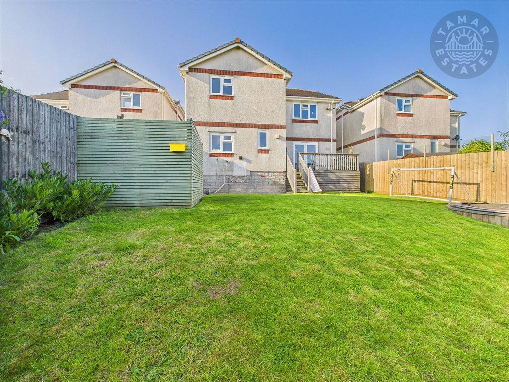 Property photo 2 of 18 Rear Garden