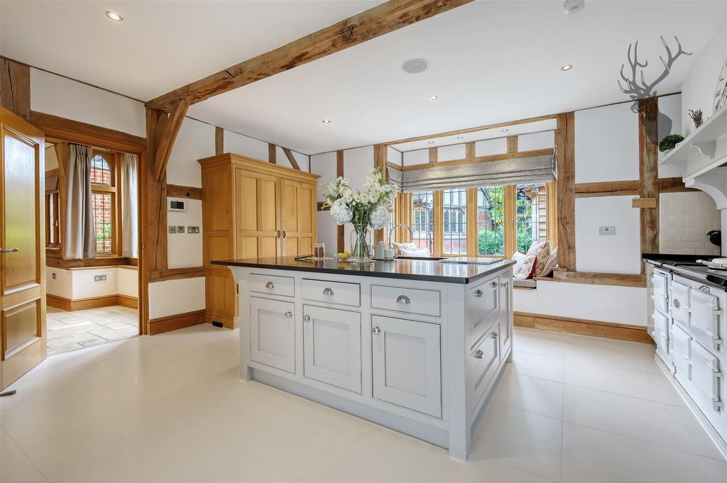 Property photo 3 of 78