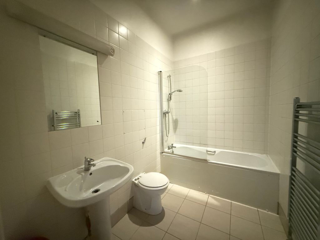 Property photo 3 of 4 Bathroom