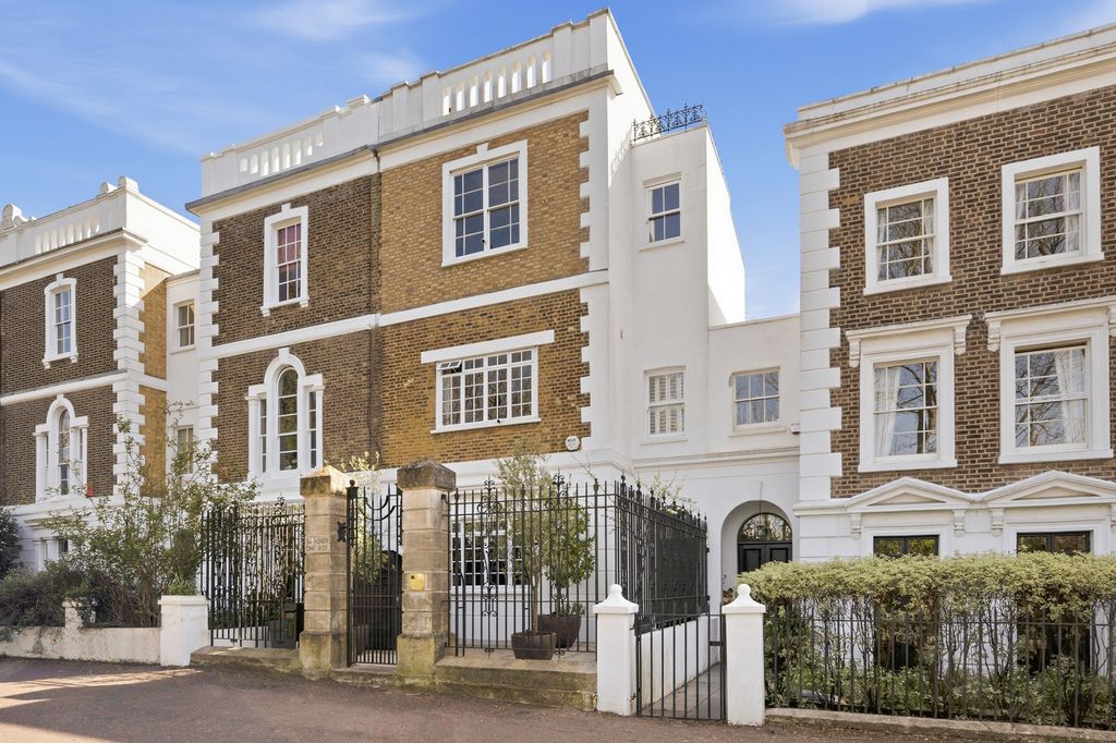 Property photo 1 of 18