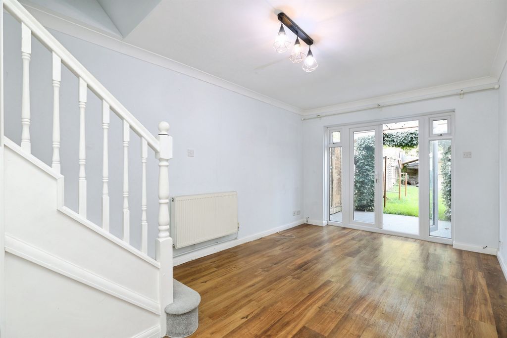 Property photo 3 of 16