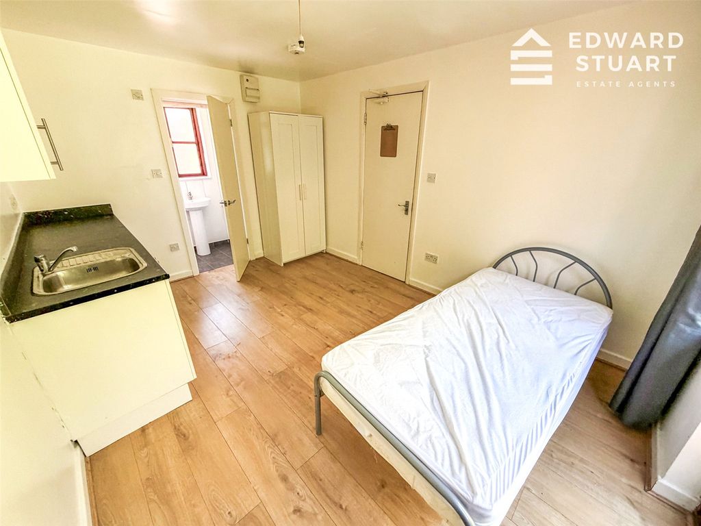 Property photo 3 of 10 Picture No. 02