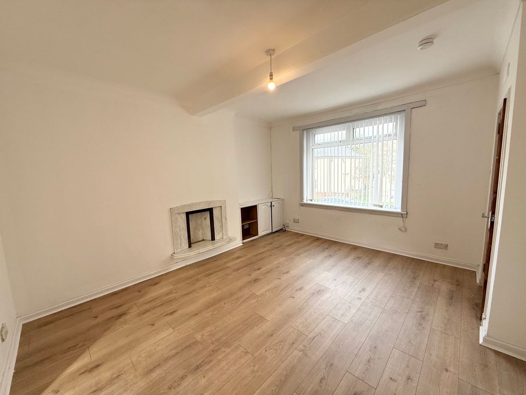 Property photo 3 of 10 3