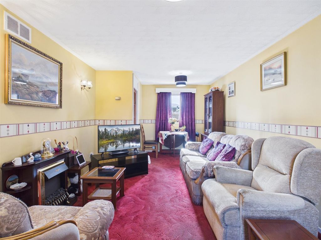 Property photo 2 of 15 Lounge/Dining Room