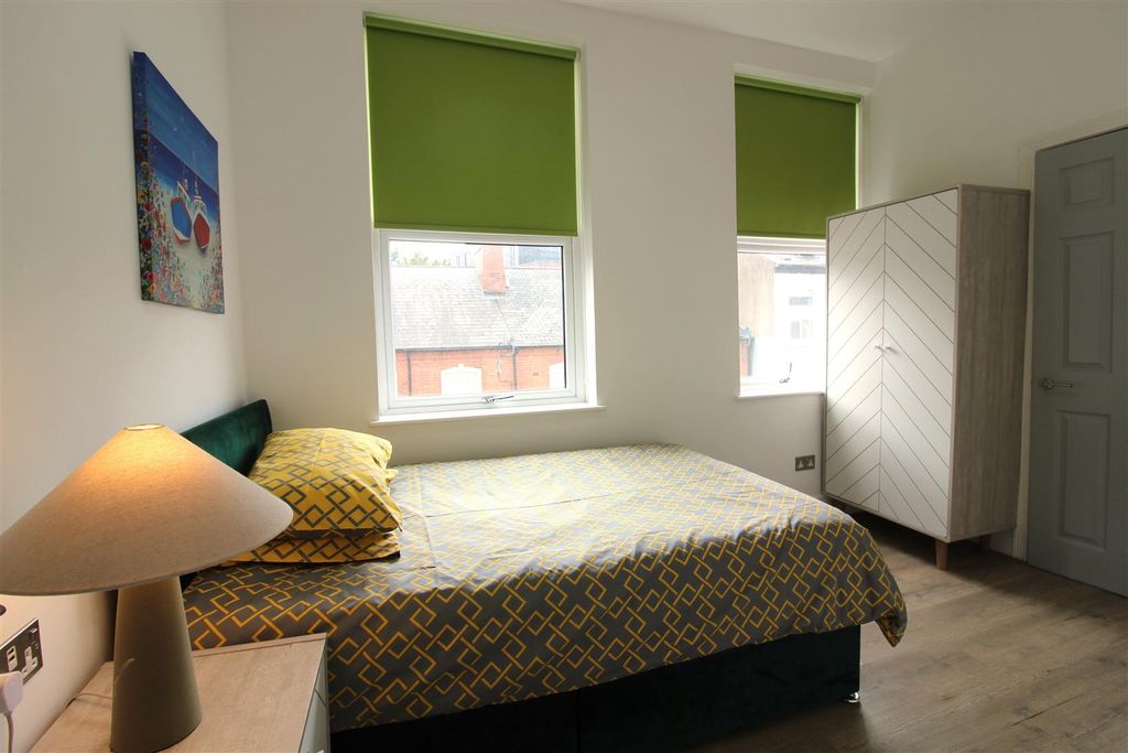 Property photo 1 of 4