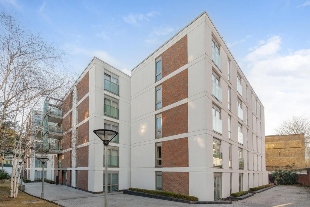 Property photo 2 of 8