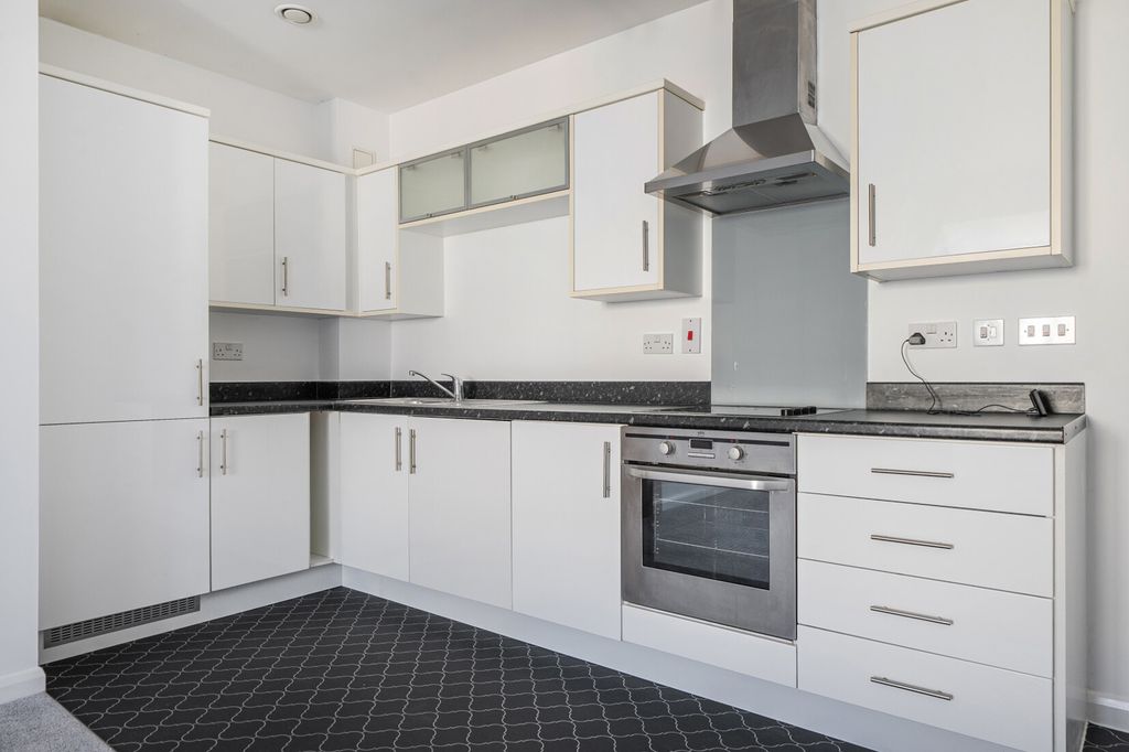 Property photo 3 of 15 Kitchen