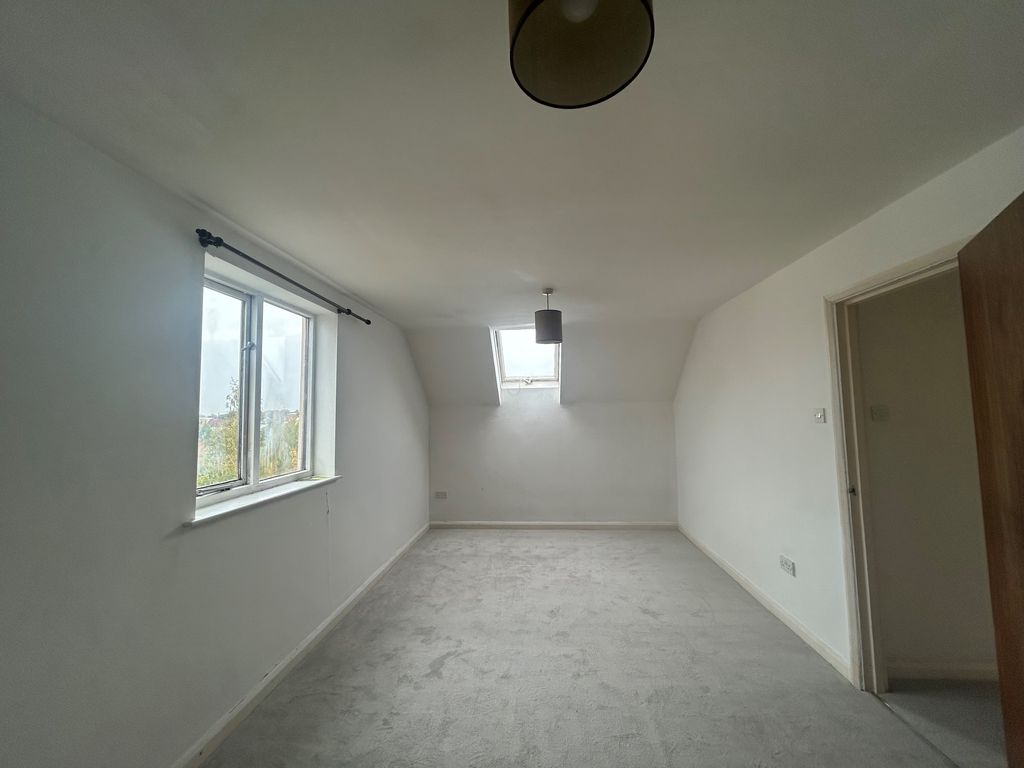 Property photo 2 of 11 Image