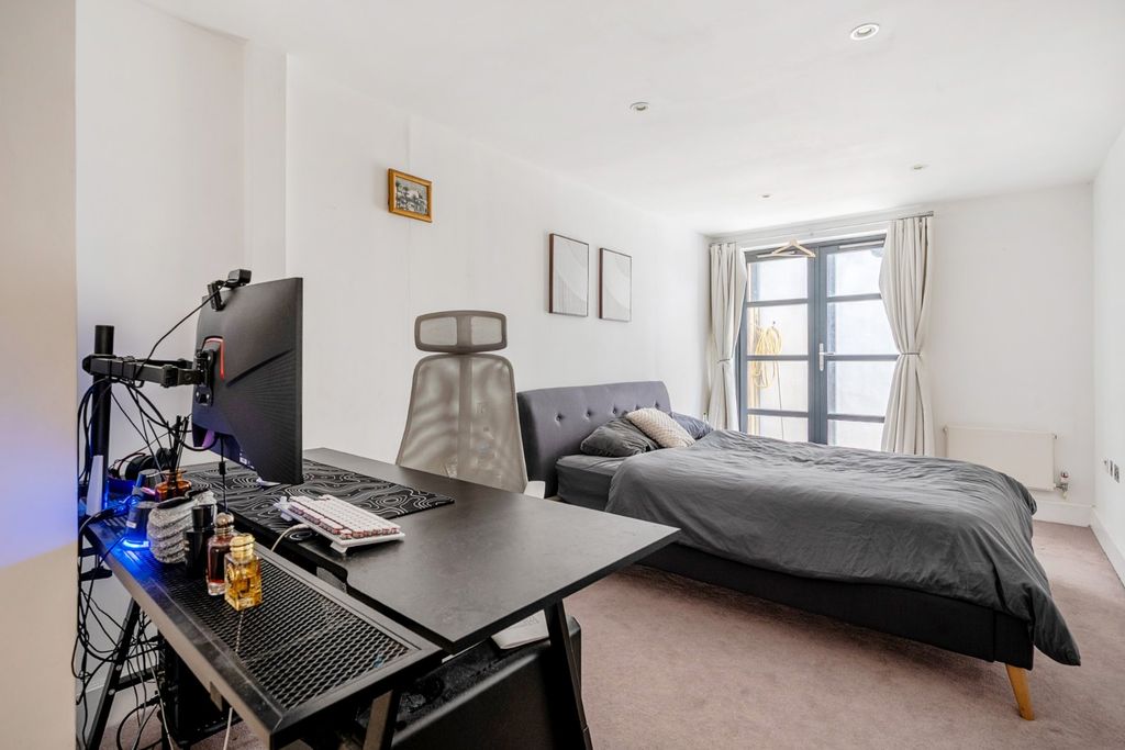 Property photo 3 of 12 Picture No. 06