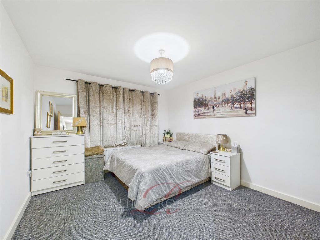 Property photo 3 of 13 Cam05148G0-Pr0067-Still008.Jpg