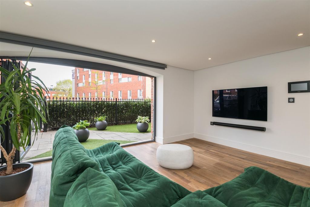 Property photo 3 of 35 Flat 1, Dean Clark House-035.Jpg