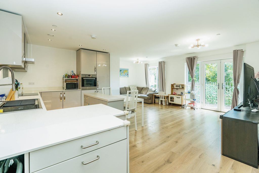 Property photo 2 of 15 Kitchen/Living