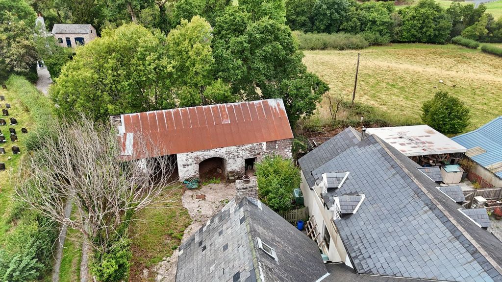 Property photo 2 of 18