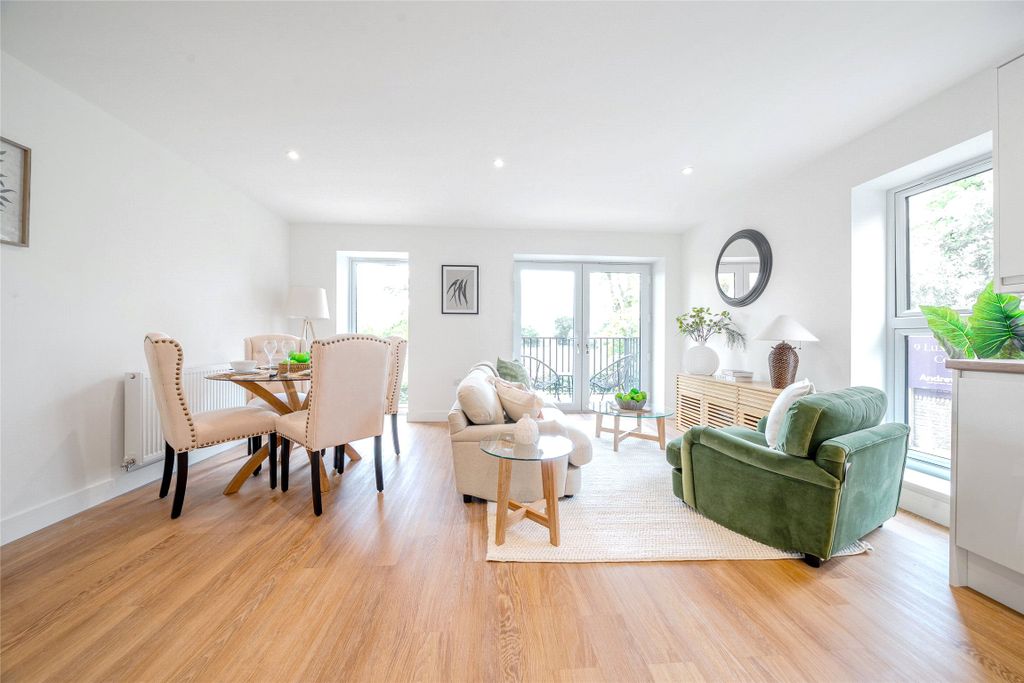 Property photo 3 of 22 Picture No. 06