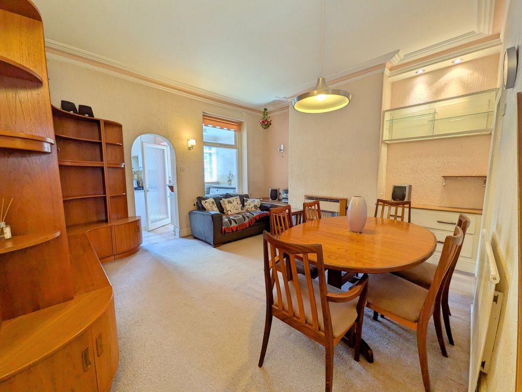 Property photo 3 of 25 Picture No. 12
