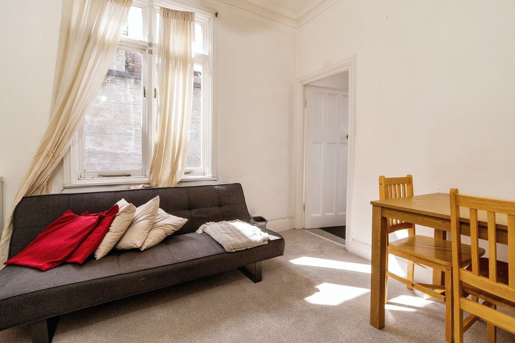 Property photo 2 of 10 2