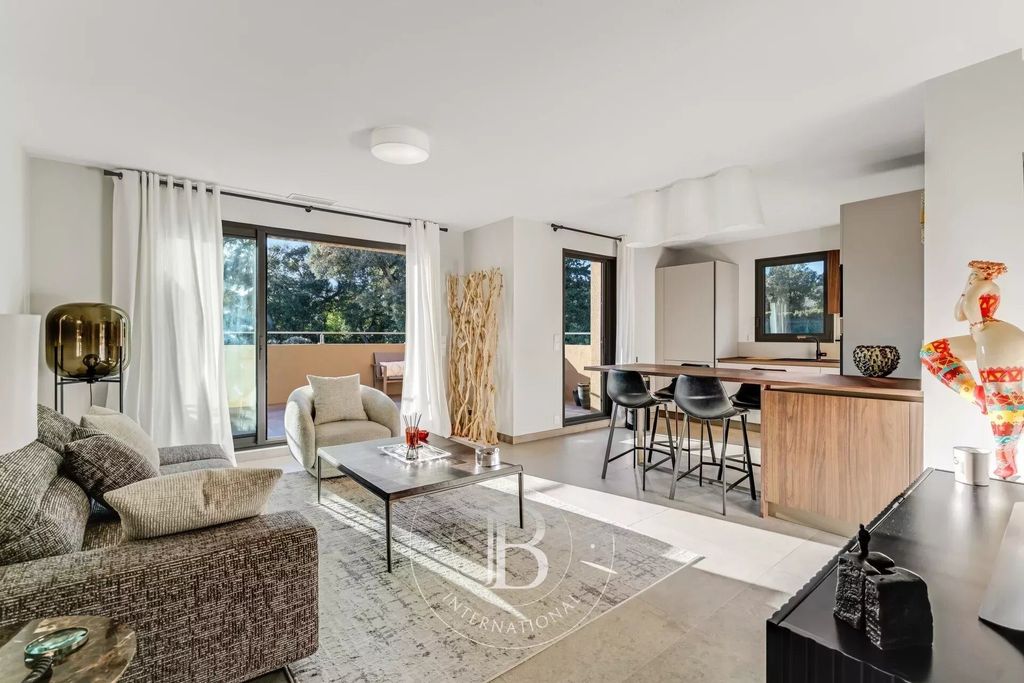 Property photo 1 of 14 Grimaud - Apartment 2 Bedrooms - Waliking Distance To The Beach And Golf