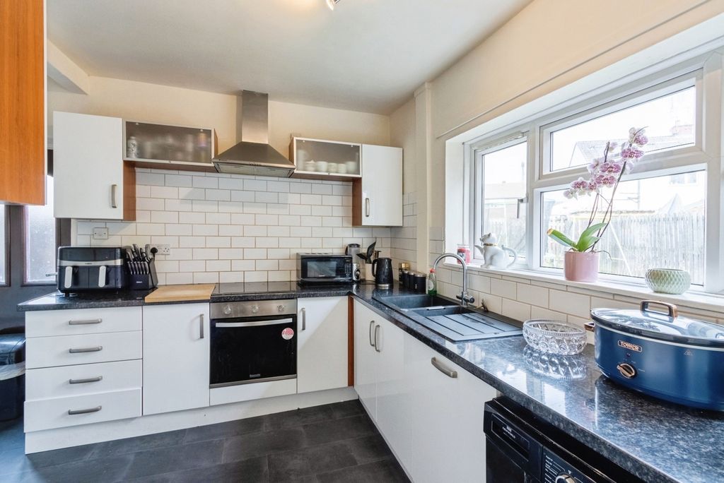 Property photo 3 of 21 Pbox-Img.Jpg