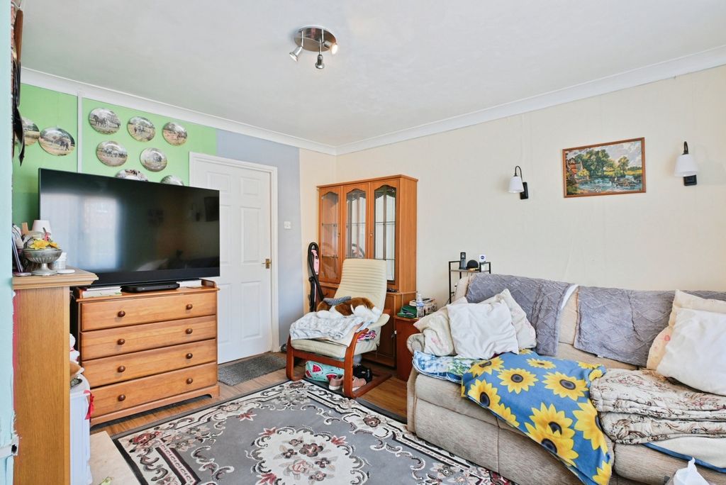 Property photo 3 of 19 Pbox-Img.Jpg