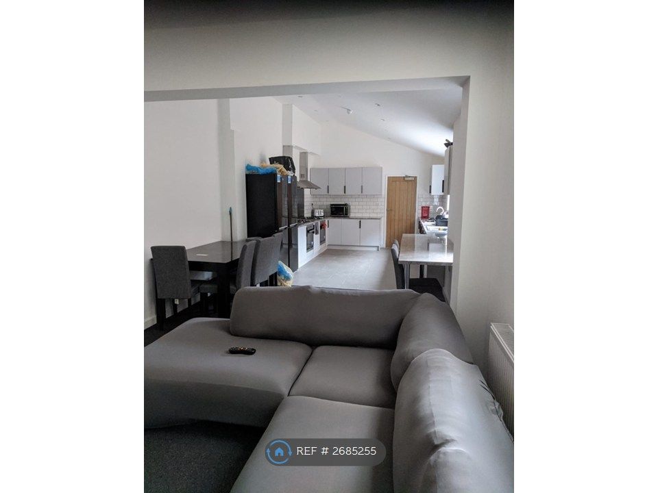 Property photo 1 of 35 Lounge/ Kitchen