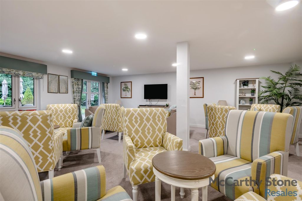 Property photo 2 of 17 8654339-Interior20.Jpg