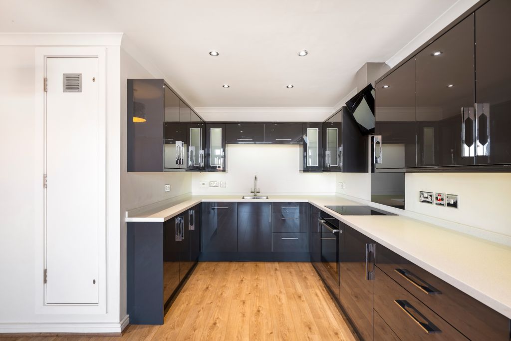Property photo 2 of 27 18