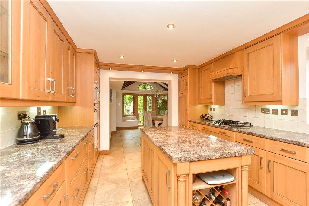 Property photo 3 of 30 Kitchen