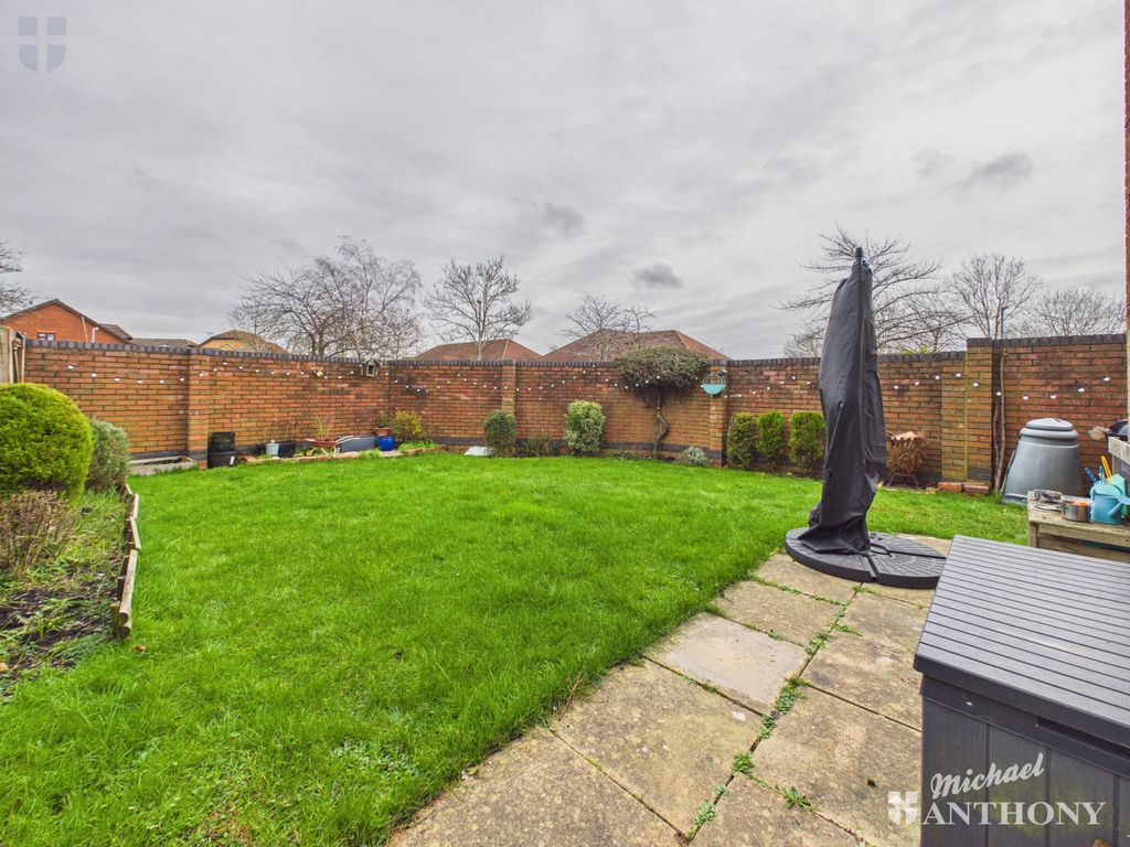 Property photo 3 of 13 Cam03852G0-Pr0555-Still010