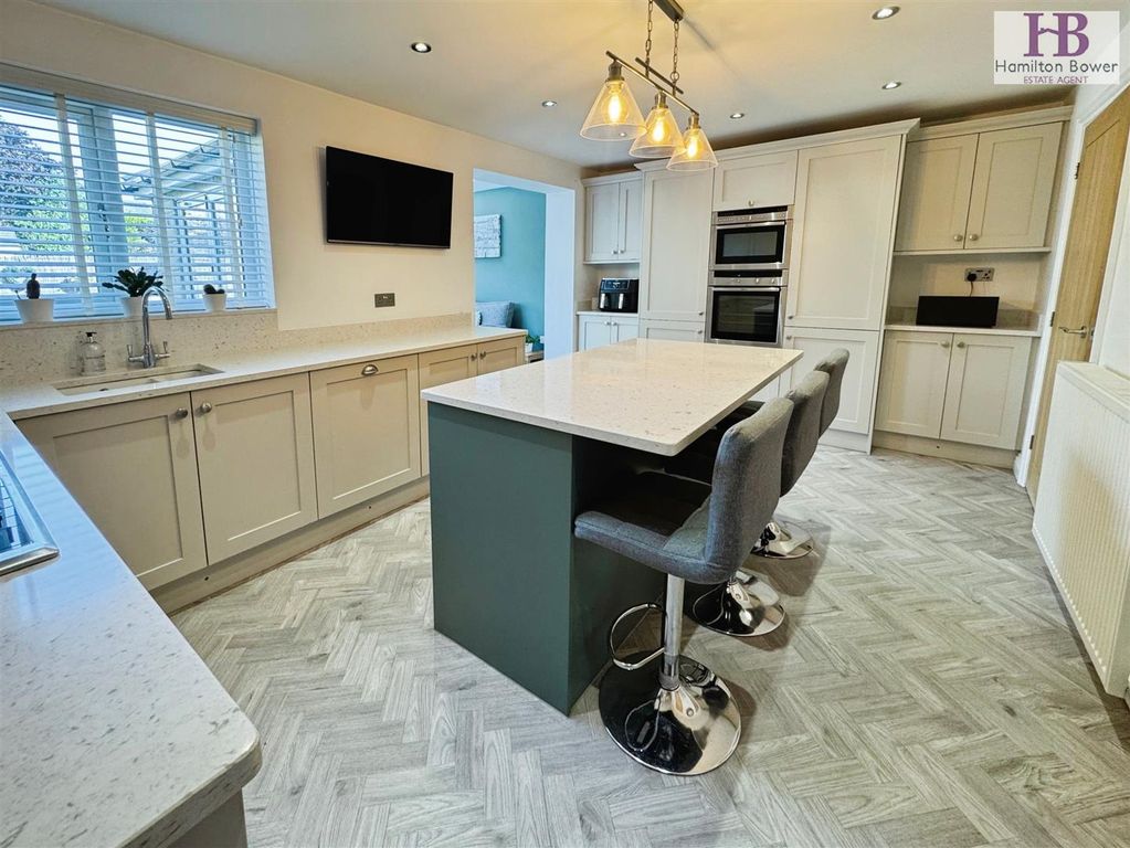 Property photo 3 of 20 Aaa52A1F-23Highcliffe3.Jpg