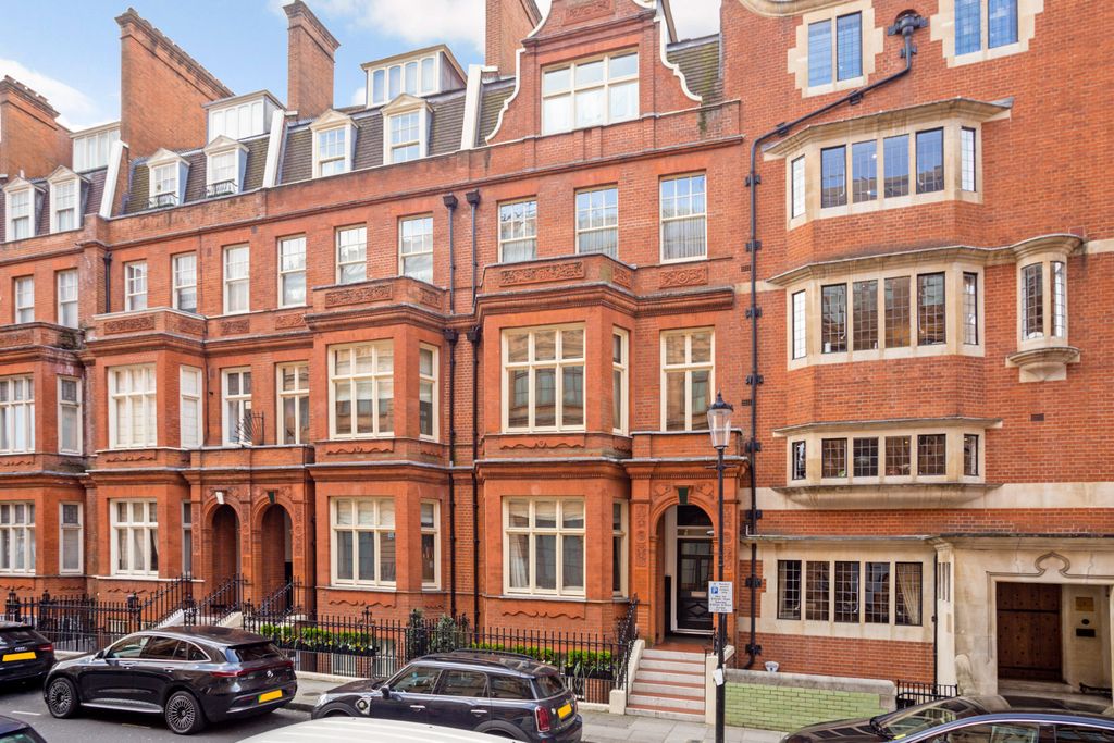 Property photo 1 of 16 Flat 1, 18-20 Hans R