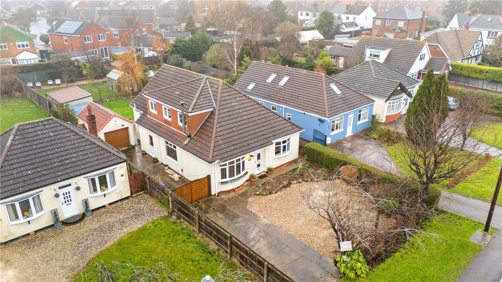 Property photo 1 of 36 Picture No. 09