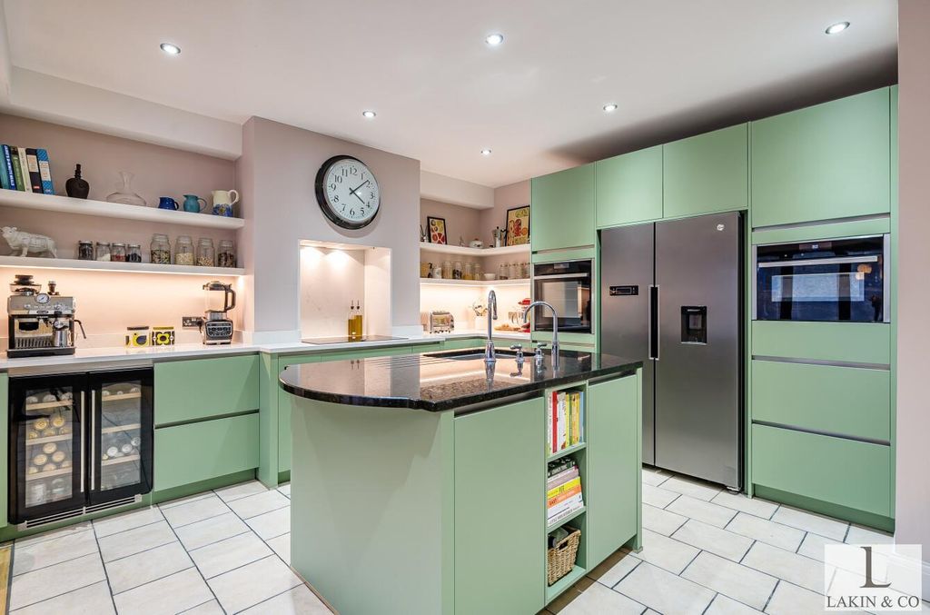 Property photo 3 of 22