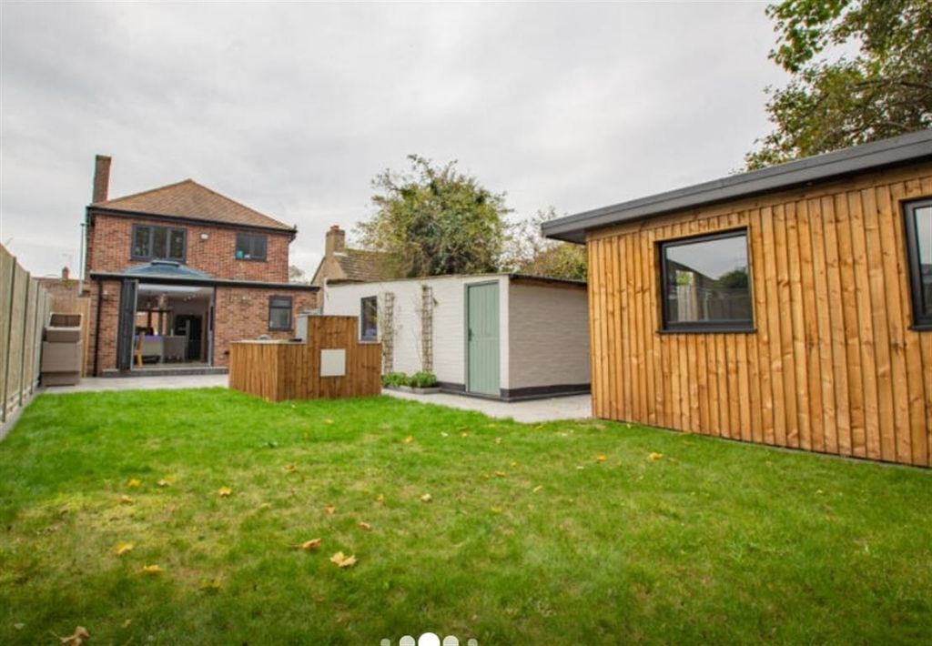 Property photo 2 of 4