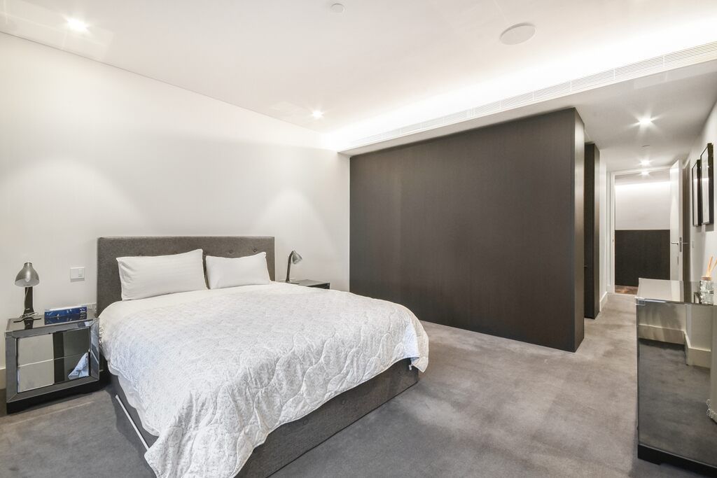 Property photo 3 of 11 Rathbone Square