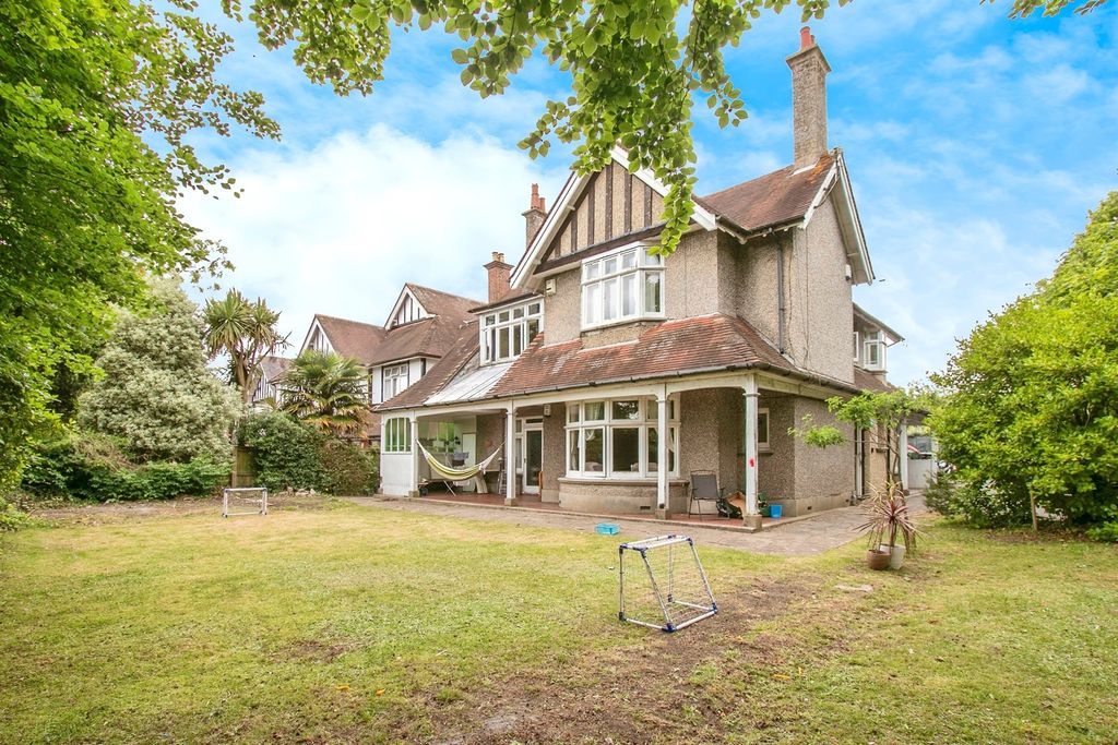 Property photo 1 of 15