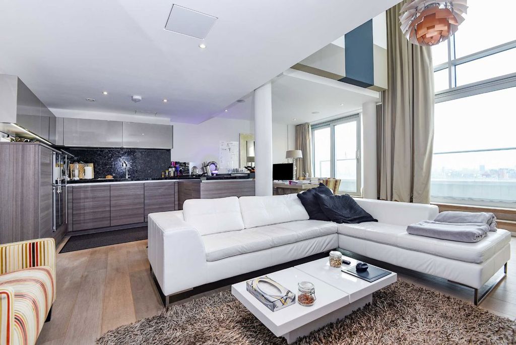 Property photo 3 of 8