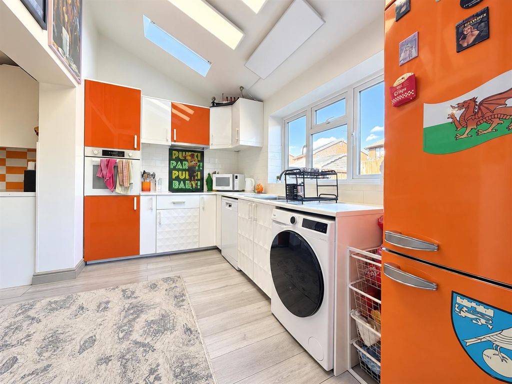 Property photo 3 of 16 -