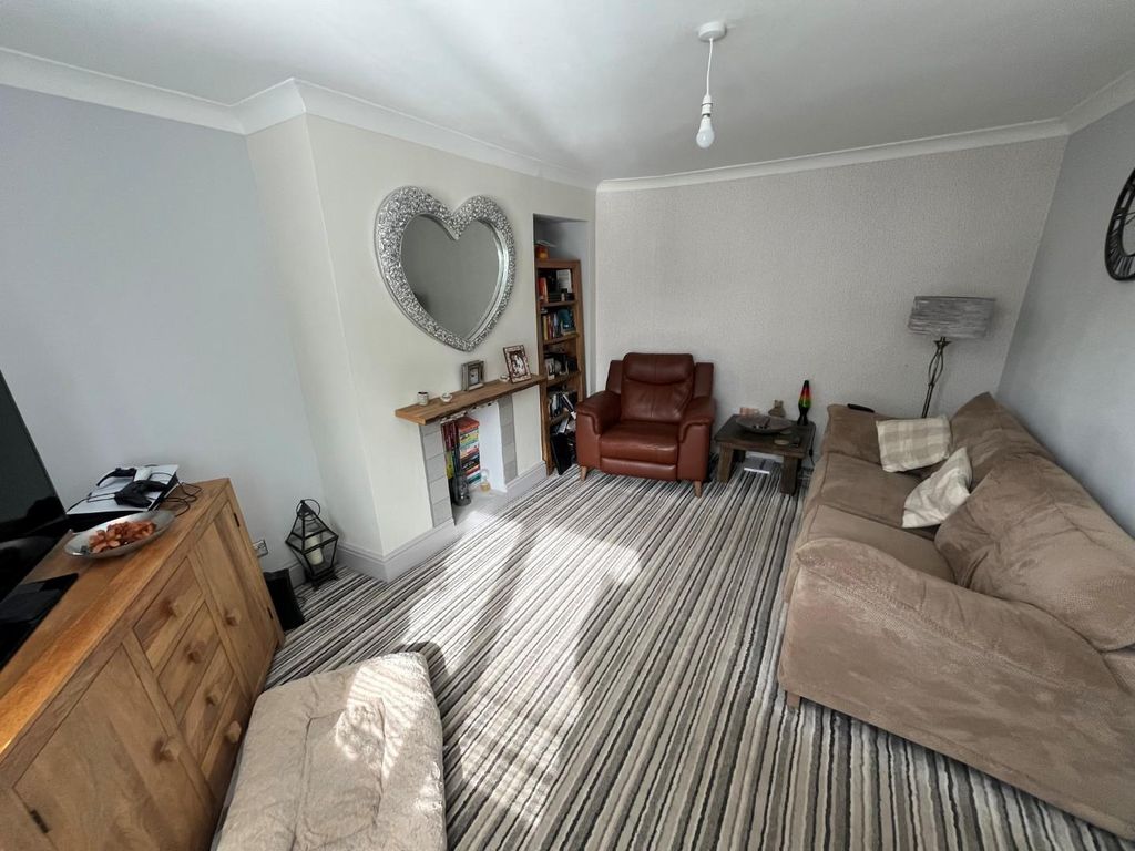 Property photo 3 of 16 Lounge 1.Jpg