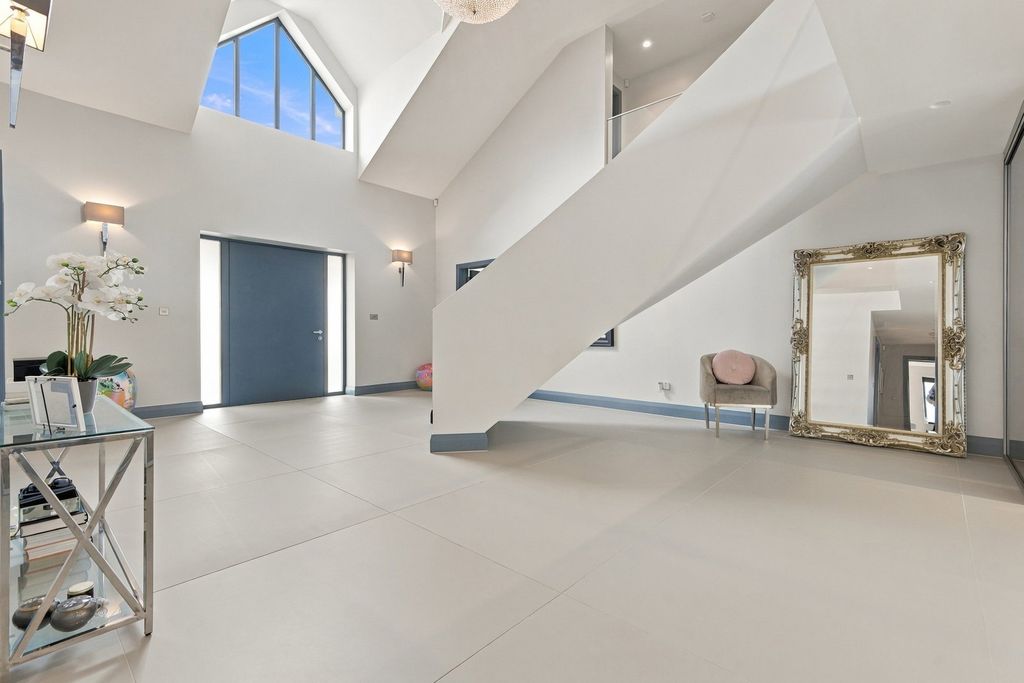 Property photo 3 of 50